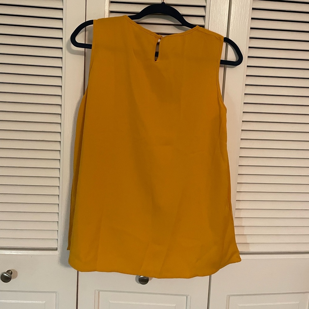 NWT Shein Clasi Solid Fold Pleated Detail Sleeveless Blouse - Picture 5 of 6